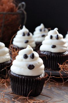 ghost cupcake halloween recipe cupcake fantasma para o halloween