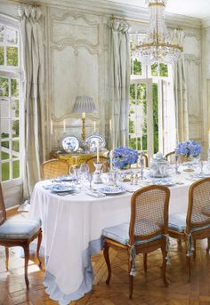 country french dining rooms elegant this is beautiful traditional french dining room by adding crisp white tablecloth best country french dining rooms images on pinterest in 2018 country french dining rooms elegant this is beautiful traditional french dining room by adding crisp white tablecloth best country french dining rooms images on pinterest in 2018
