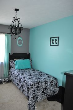 tiffany blue interior paint - Google Search Aqua Bedrooms, Teal Rooms, Master Bedrooms, Dorm Rooms, Living Rooms, Bedroom Design, Small Room Design