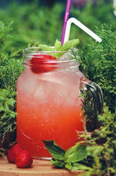 Insanely Delicious Strawberry Iced Tea | Life is Better with Tea
