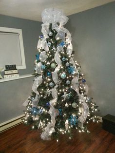 how to criss cross ribbons on a christmas tree | christmas tree how to criss cross ribbons on a christmas tree | christmas tree