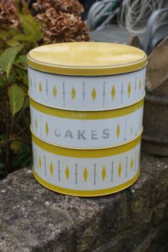 The 15 Best Cake Storage Tin Sets Images On Pinterest Vintage Stacking Yellow White Patterned Cake Storage Tin