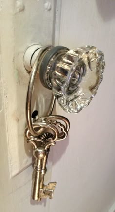 vintage door knobs with skeleton key mortise lock glass knob and vintage keys accents that take my bedroom to perfect dream 295 best skeleton keys door knobs images on pinterest in 2018 vintage door knobs with skeleton key mortise lock glass knob and vintage keys accents that take my bedroom to perfect dream 295 best skeleton keys door knobs images on pinterest in 2018