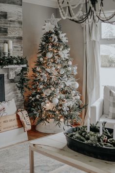 farmhouse modern holiday christmas decorations walk through decor tree whitepicketfarmhouse vacation merry