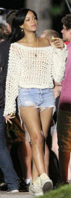 coralie pics of my pussy from Cole rihanna only white pantyhose