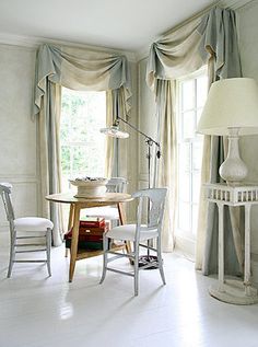 495 Best Window Treatments Examples Of Good Not So Images Find Window Treatment Styles Pelmets And Swags How To Position Your Curtain Rods Fabrics Create Beautiful Rooms