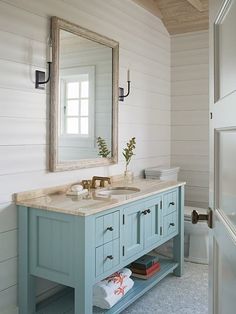 Cottage Bathroom Vanity : How to bring in beach atmosphere to small ... Cottage Bathroom Vanity : How to bring in beach atmosphere to small ...