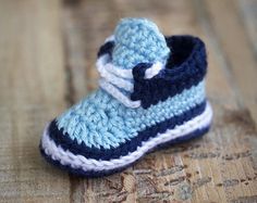 Crochet Pattern Crochet Baby Boy Booties von HandHeartandSole