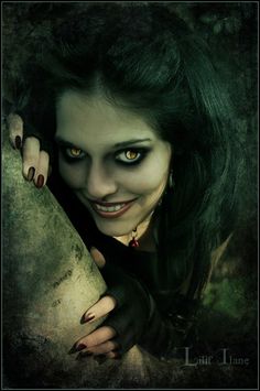 vampire contact lenses looks