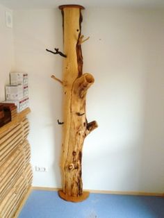 garderobe baumstamm holz