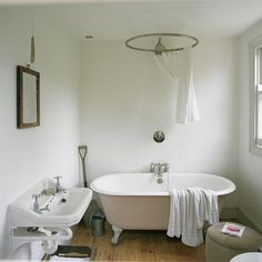 16 Best Round Shower Images Wohnung Badezimmer Design Soft Pink Claw Foot Tub With Center Wall Mounted Faucet And Round Shower Curtain