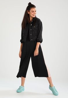 Kirsten pleated skirt 119.70 SEK, Kjolar Köp trendiga Kirsten pleated skirt 119.70 SEK, Kjolar Köp trendiga