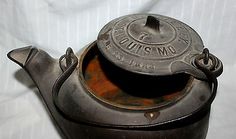 Vintage Cast Iron Teapot Kettle Tea Pot with Spiral Coil Comfort Handle N44
