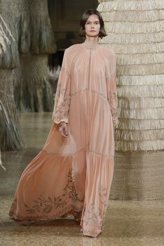 Ulla Johnson Spring 2019 Ready-to-Wear Collection - Vogue