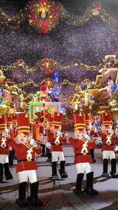 29 Best Wdw 2017 Images Disney Trips Tips Travel Enchanted Escapes Travel Home Very Merry Christmas Party Family Winter