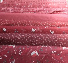 5 x fat quarters faisceaux tissu craft bunting patchwork couture chiens chats stars