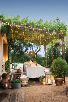 Un rêve de campagne espagnole - PLANETE DECO a homes world Outdoor, Outdoor Spaces, Back Garden Landscaping, Backyard Patio, Backyard Garden, Outdoor Patio, Backyard Landscaping, Patio Garden, Outdoor Balcony