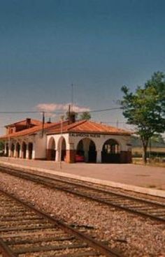 10 Mejores Imágenes De Aragón En El Corazón Aragón Sé Bueno Estacion De Tren