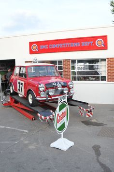 WOLSELEY PARKING RETRO VINTAGE STYLE 8x10in 20x25cm garage workshop art