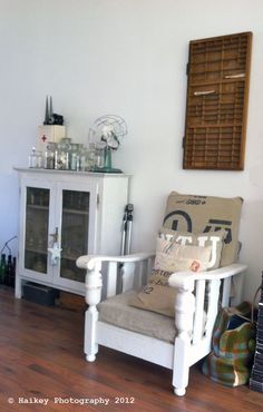 De 10 beste afbeeldingen van stoel pimpen | Stoel pimpen 25 DIY Interior Decorating Ideas To Use Maps | Stoel pimpen