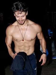Tiger Shroff looked all buffed as he was spotted outside his dance studio in Santacruz. #TigerShroff #FitnessGoals #BollywoodFashion #FashionGoals #Fashion #BollywoodCeleb #bollywoodActor