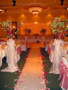 The Green Building Modern Brooklyn Ny Wedding By Cmostr Ceremony Reception In Same Room Also Hideous Decor