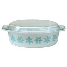 Vintage Pyrex Covered Serving Dish Snowflake Divided Casserole One and One Half Quart Collectible Pyrex Turquoise Kitchen