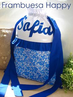 Mochila o Bolsa Infantil Lencera en plastificado con Personalzada con Nombre Azul Modelo Sabela.