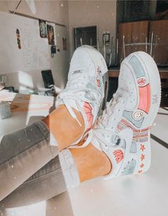 Die 68 besten Bilder von Bemalte Turnschuhe in 2019 Die 68 besten Bilder von Bemalte Turnschuhe in 2019