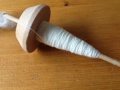 De 8 beste afbeeldingen van Spintollen | spintol, spinnewiel Handgemaakte Houten Tol,Super Top Speelgoed,Wind Up Spinning