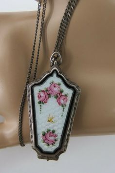bronze tone frame setting bronzegold tone metal OUTSTANDING Vintage PINK Camphor Glass Pink Rhinestone Pendant Necklace snake chain