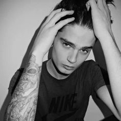noir emo sexe