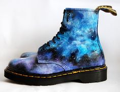De 100+ beste afbeeldingen van Custom Dr. Martens Galaxy De 100+ beste afbeeldingen van Custom Dr. Martens Galaxy