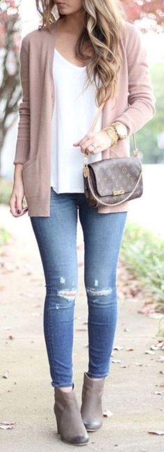 15 Cozy Outfits With Sleeveless Sweaters Styleoholic 15 Cozy Outfits With Sleeveless Sweaters Styleoholic