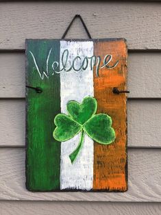 St Patricks Day /"Welcome/" Top Hat Green Shamrock Clover Glitter Sign 6/"x23/" NWT