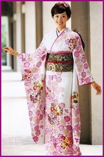 Traje De Kimono Tradicional Japonés Para Mujer Traje De Kimono Tradicional Japonés Para Mujer
