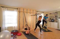 10 Small-Space Home Gym Hacks for Your Tiny Apartment | Diy rack ... 10 Small-Space Home Gym Hacks for Your Tiny Apartment | Diy rack ...