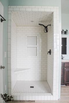 4 255 Likes 48 Comments Sarah Richardson Sarahrichardsondesign New Paint In The Master Bathroom Small Tiled Shower