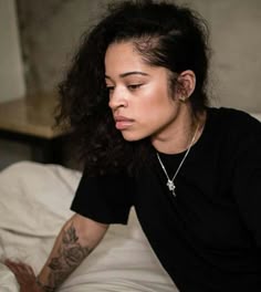 Ella Mai T-shirt Ella Mai Hip Hop T-shirt Ella Mai short sleeve T White and BLK