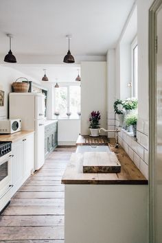 simple kitchen designs small space wickes neutral kitchen and reclaimed scaffold board worktops pared back minimal stylish 87 gorgeous white cabinet design ideas kitchen simple kitchen designs small space wickes neutral kitchen and reclaimed scaffold board worktops pared back minimal stylish 87 gorgeous white cabinet design ideas kitchen