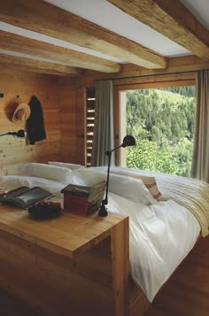 11 Bed In Middle Of Room Ideas Home Decor Home Bedroom Bedroom Decor