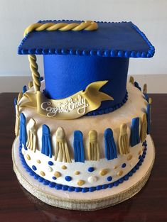 123 Exciting Graduation Cakes Images In 2019 Bakery Graduation