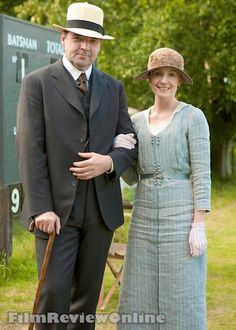 Downton Abbey Stars On-Screen Vs. Off-Screen - PAPER
