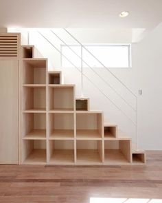 鉄骨階段 / 階段の施工例 | ローコストデザイン住宅の住人10色 Loft Stairs Ideas, Basement Stairs, Attic Stairs