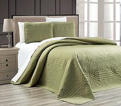 Home Collection 3 Piece Full//Queen 100 x 106 Over Size Embossed Solid Navy Blue Bedspread Set New
