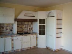Cucina eff. muratura angolare con dispensa | Idee di Angolare legno Mobili e accessori per La casa Kijiji
