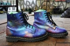 De 100+ beste afbeeldingen van Custom Dr. Martens Galaxy De 100+ beste afbeeldingen van Custom Dr. Martens Galaxy