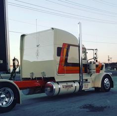 27 Best Truchin Images In 2019 Rig Trucks Custom Peterbilt 379 Custom Trucks Clic Volvo Cars And