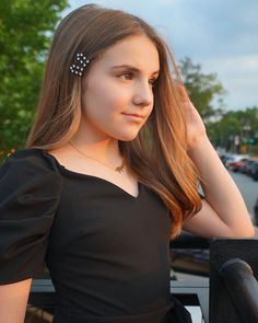 Brunette Dominiert Kleines Roothaariges Lesbischen Mädchen Brunette Dominiert Kleines Roothaariges Lesbischen Mädchen