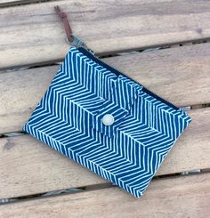 Medium pouch green leaf jungle print cotton and linen exterior cotton interfacing cotton lining